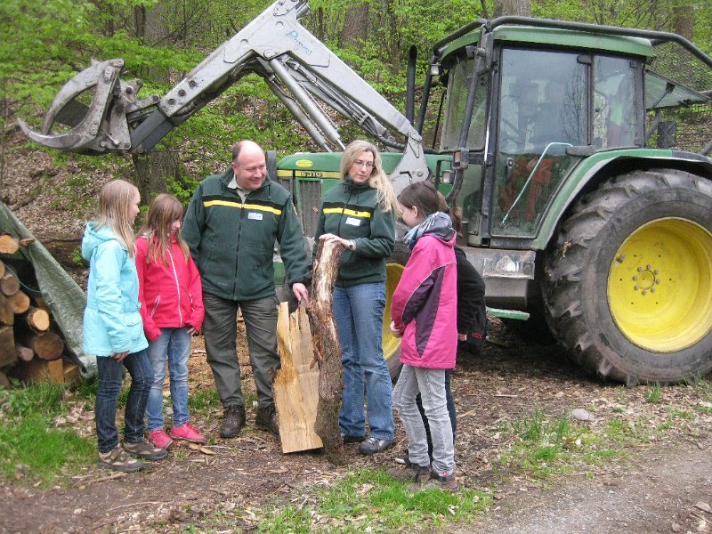 Girls Day 2012 Forst (3).jpg - Girls‘ Day 2013 im Forstrevier Handschuhsheim beim Landschafts- und Forstamt der Stadt Heidelberg. (Foto: Stadt Heidelberg)